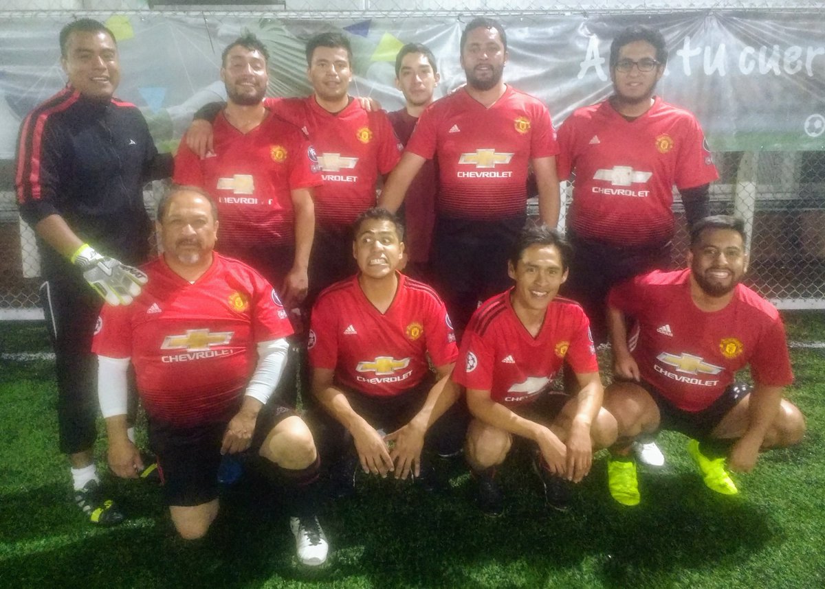 El encuentro que nos ofrecieron los equipos de BARCELONJAS y DUROS estuvo lleno de ímpetu y versatilidad 🔥 pero en esta ocasión, el equipo de DUROS consiguió la victoria con un marcador final de 5-0 ⚽️
#ElDiezDeLasCanchas 🔟