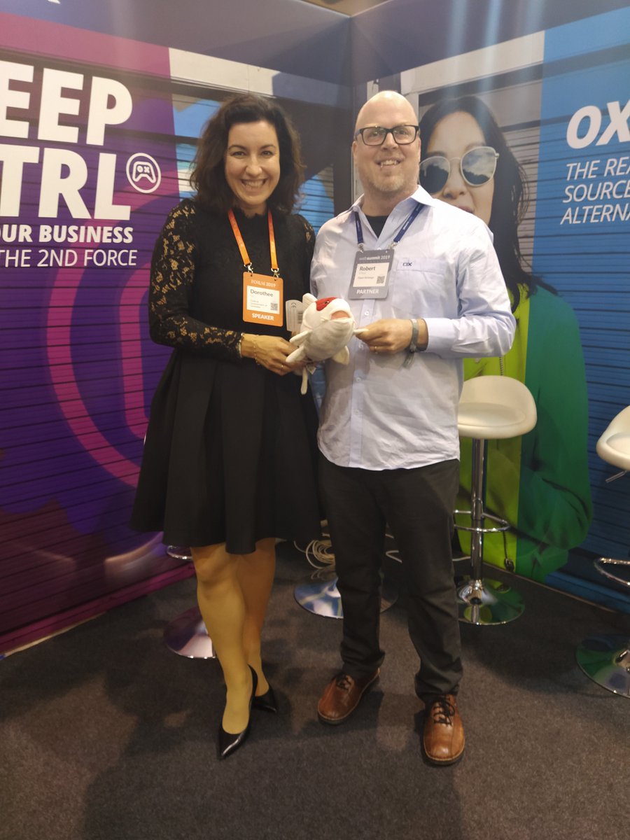 robert_virkus's tweet image. Today the German minister for digitalization Doro Bär was visiting our #ox booth 307 at the #websummit to learn more about #coi  coi.me.