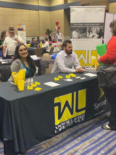 WLCareers's tweet photo. @WLcarers hitting the local grounds with DMs recruiting new talent.    Hi Dalissa!     text wlcareers to 242424 https://t.co/cufdSGVPD7