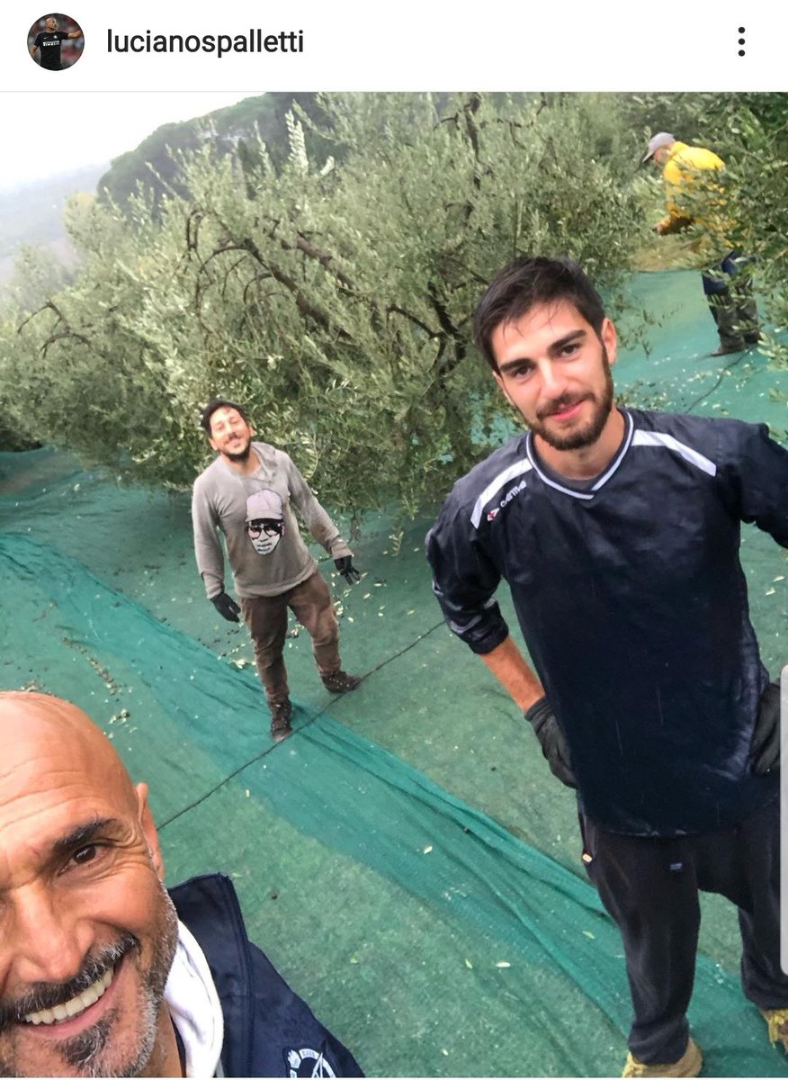 annarosacosta's tweet image. E poi arriva #Spalletti a ricordare a quelli che in queste ore si preoccupano dei 12 milioni che l&apos;@Inter dà a #Conte che c&apos;è chi ne prende 4 abbondanti per fare l&apos;olio nuovo 😂
#BVBInter
