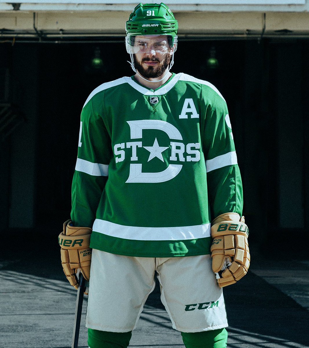 spittinchiclets's tweet photo. The @DallasStars new Winter Classic sweaters are here. https://t.co/AmmBRaueD9