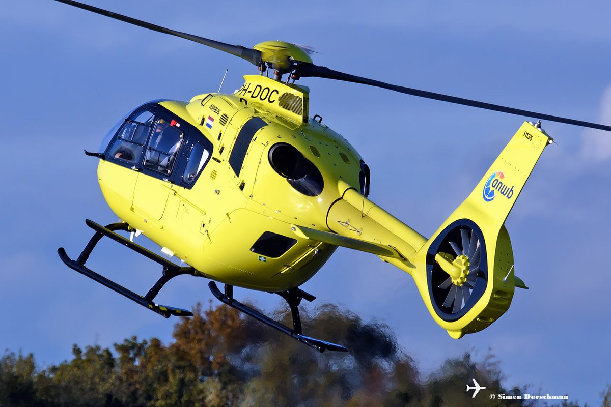 De nieuwe aanwinst van ANWB Medical Air Assistance, PH-DOC 🚁 ,  maakte vandaag een aantal trainingsvluchten vanaf Groningen Airport Eelde.