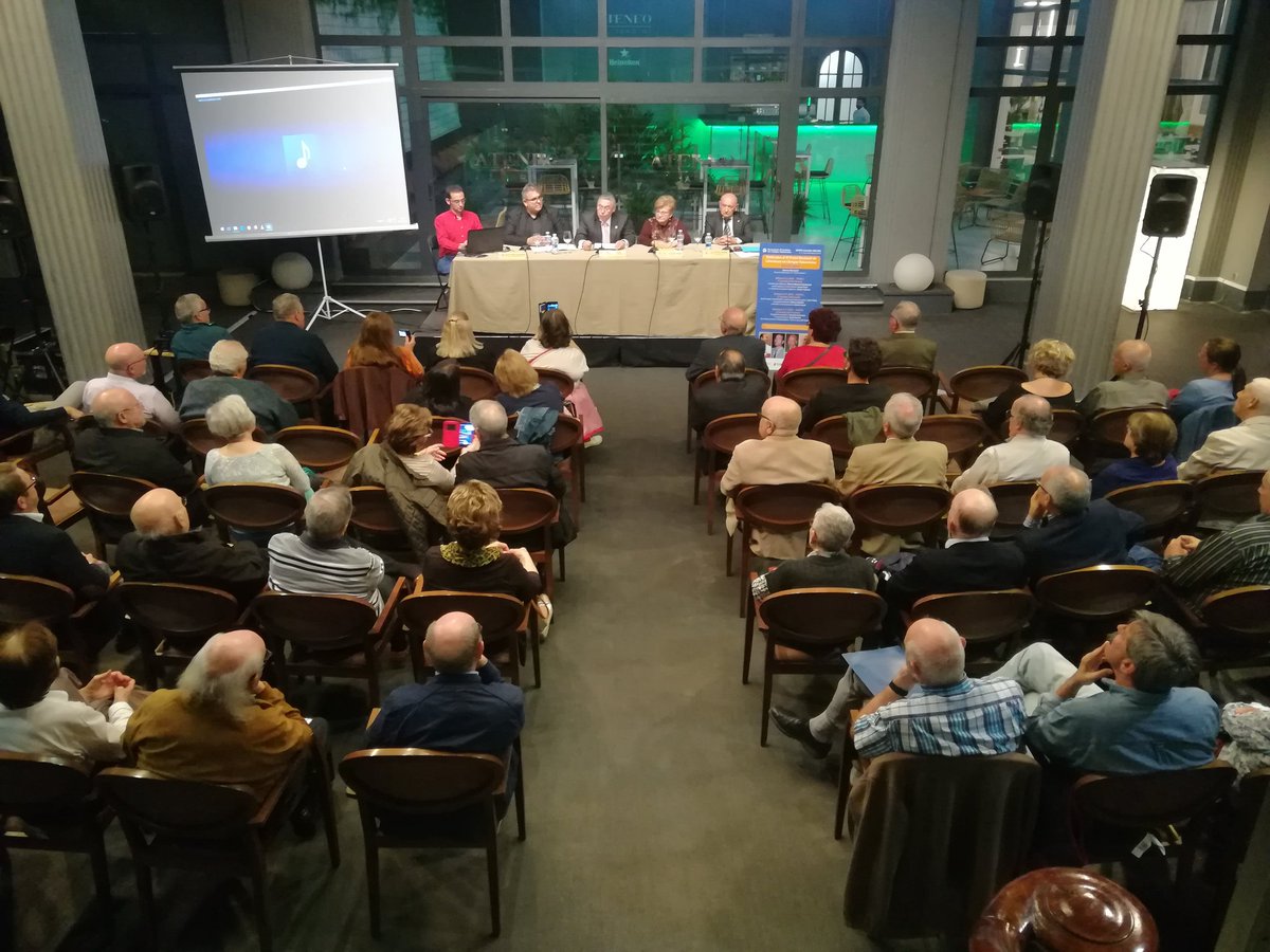 AELLVA - Escritors tweet media