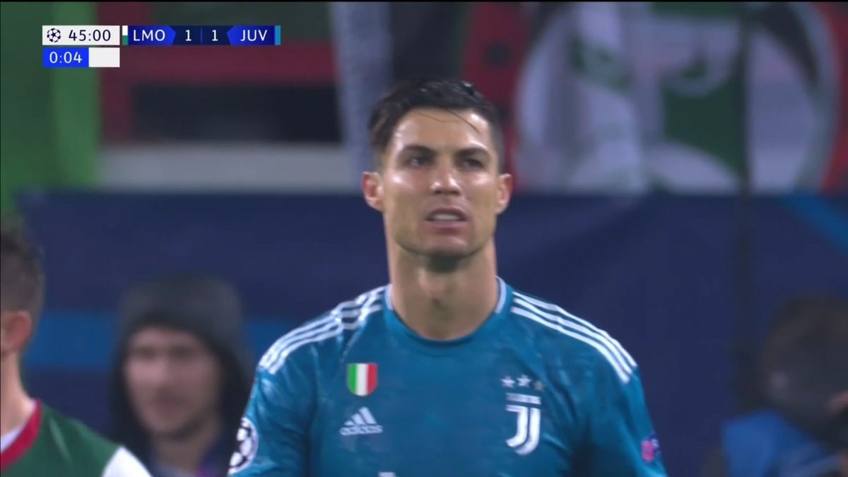 ｻﾞｯｸｿ 心做しかクリロナの髪型がだらーんとしてる