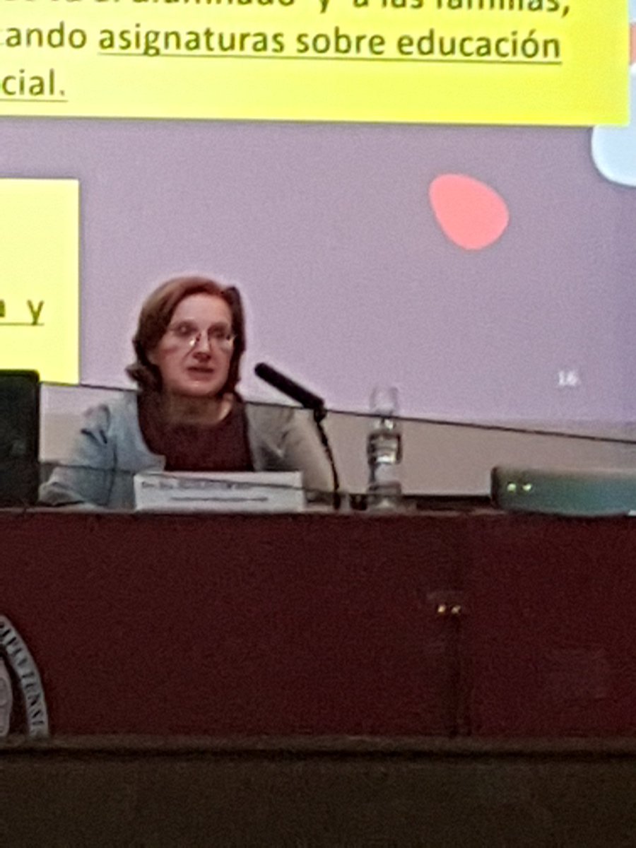 La familia como función protectora y rehabilitadora del Daño Cerebral para niños y adultos. En la UCM, MAGNÍFICA JORNADA INTERNACIONAL.