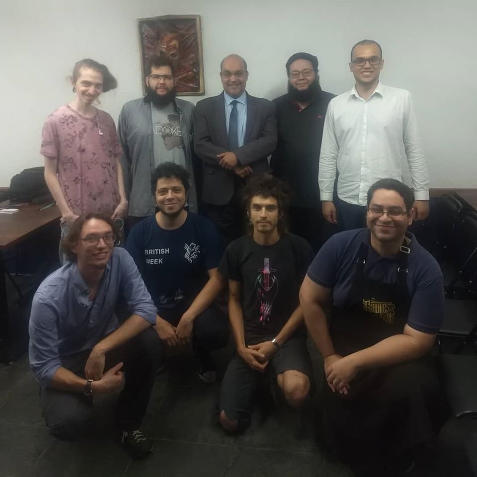 GameVaultBr's tweet photo. O #ForaDaCaixa desta semana foi prático. Botamos a mão na massa para criar um jogo com apenas 18 cartas.

E não foi apenas um jogo que saiu, mas TRÊS!

Semana que vem, teremos o convidado Rafael Nunes da @precisamentejogos . Não perca! #VemPraVault https://t.co/3VqqhjeT74