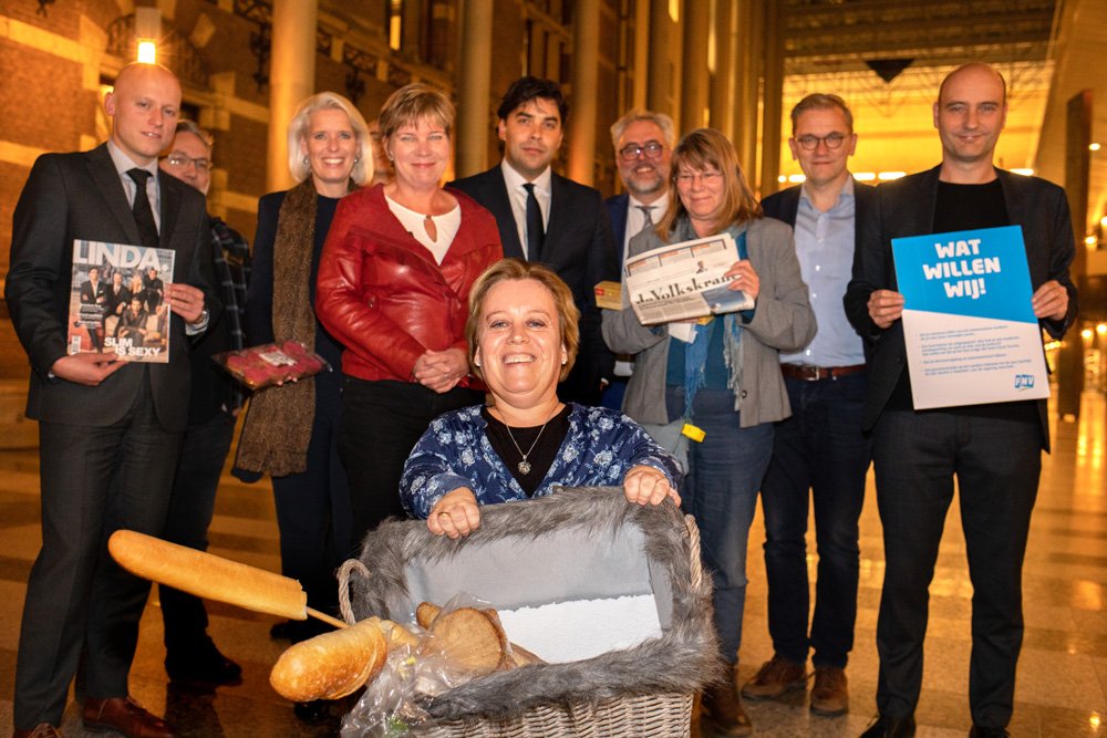 #Wajongers zijn #geen2derangsburgers: geef garantie op minimumloon! Werk moet lonen! 2e Kamerleden steun amendementen op #Wajong-voorstel Van Ark <a href="/VVD/">VVD</a> <a href="/christenunie/">ChristenUnie</a> <a href="/PvdA/">Partij van de Arbeid</a> <a href="/D66/">D66</a> <a href="/groenlinks/">GroenLinks</a> <a href="/SPnl/">SP</a> <a href="/PartijvdDieren/">Partij voor de Dieren</a> @PVVforum <a href="/cdavandaag/">CDA</a> <a href="/fvdemocratie/">Forum voor Democratie</a> <a href="/50pluspartij/">50PLUS</a> <a href="/DenkNL/">DENK</a> <a href="/SGPnieuws/">SGP</a>