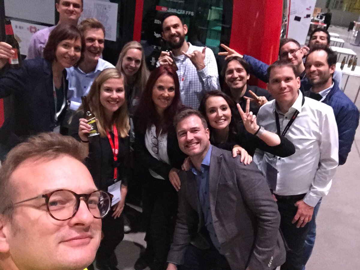 twitoptimist's tweet photo. Der harte Kern hat wieder das Licht ausgemacht, mit Gruss nach Afrika. War ein super Tech4! @AndreasMeyer @P_Kummer #sbbtech4 #sbbcffffs #SBBconnect https://t.co/ViUTtoB6G1