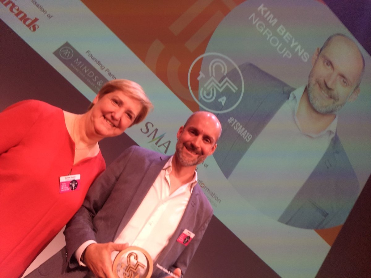 FredBrebant's tweet photo. Et le lauréat francophone des premiers "Trends Sales & Marketing Awards" en catégorie #B2C est... @kimbeyns de #NGroup!
#TSMA19 https://t.co/FaS5o9O8pk