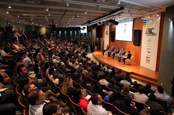 SistemaCNA's tweet photo. O Projeto ABC Cerrado recuperou mais de 93 mil hectares de pastagens degradadas no bioma com capacitação e assistência técnica e gerencial para 7,8 mil produtores rurais que adotaram tecnologias de baixa emissão de carbono.
Saiba mais: https://t.co/JlDeWjFQKd
#ABCCerrado https://t.co/ISjEvLzaRo