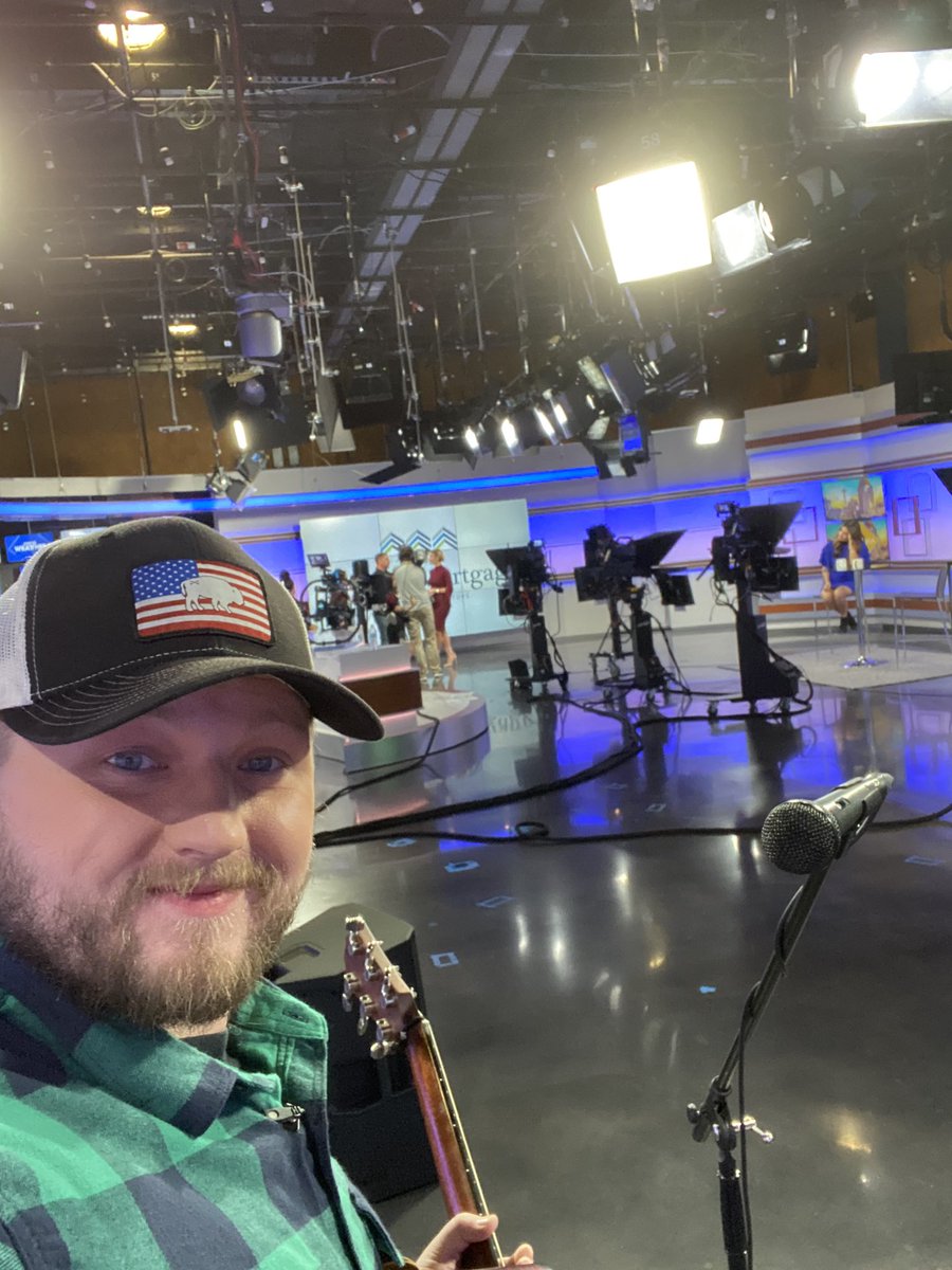 billylisters's tweet photo. A week ago today got to play two new songs on @GreatDaySA  thank y’all @KENS5 for being so hospitable! https://t.co/rRkZT5XtDo
