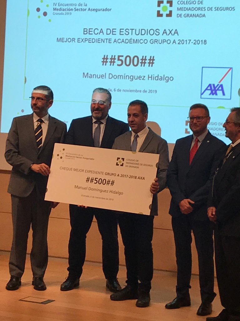 RobertoSnchezB8's tweet photo. IV Encuentro de la mediación-sector asegurador Granada 2019. Entrega beca Axa mejor expediente académico curso superior de seguros. https://t.co/XPDMe28qfH