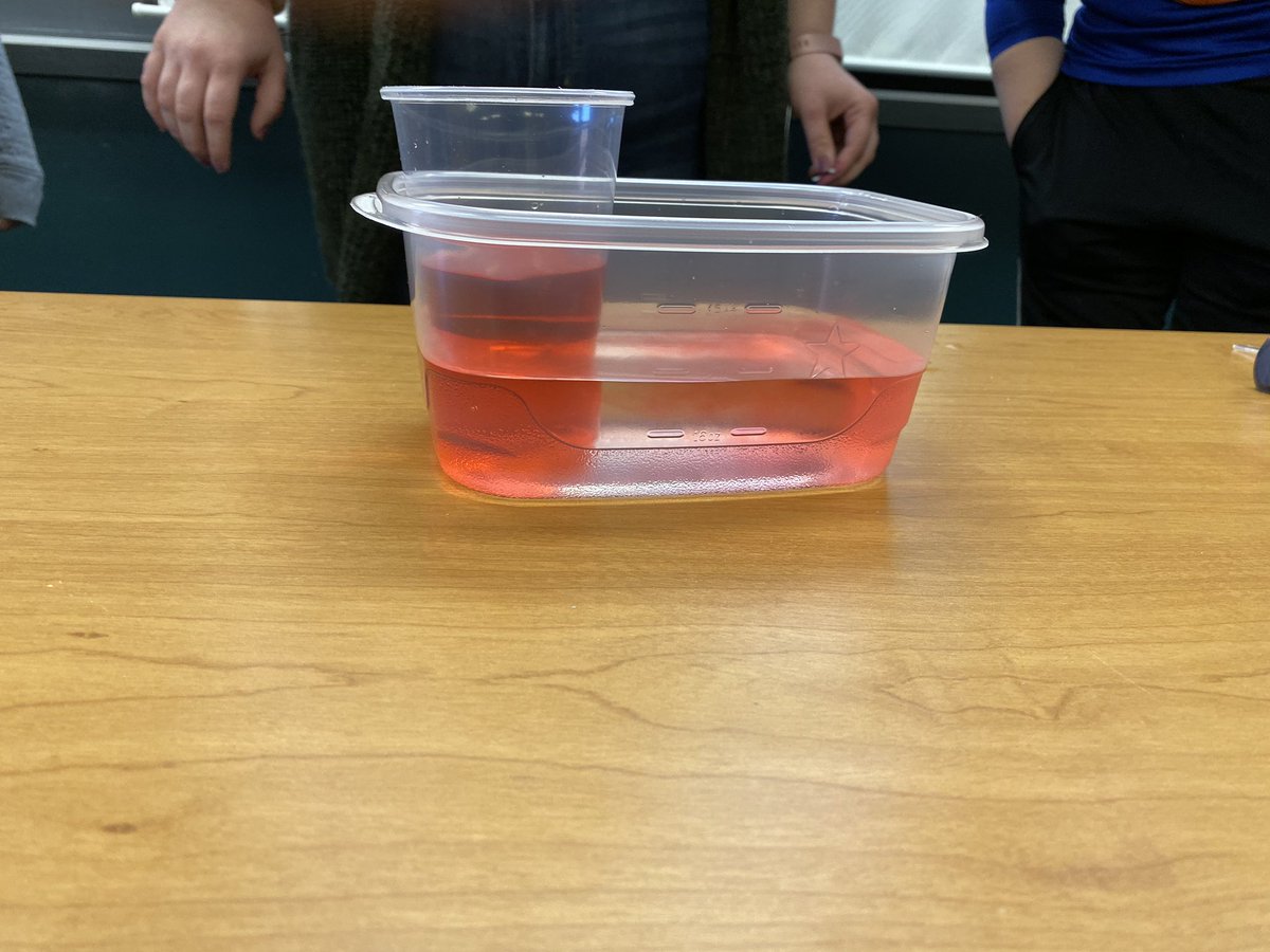 JBrianHancock's tweet image. Our elem. science methods students at @almacollege are doing awesome things in microteaching! Here are four pics of an activity designed to help 2nd grade students figure out how fluids mix (and ultimately impact climate) @ASTbigideas @AmbScienceTeach #ambitiousscienceteaching