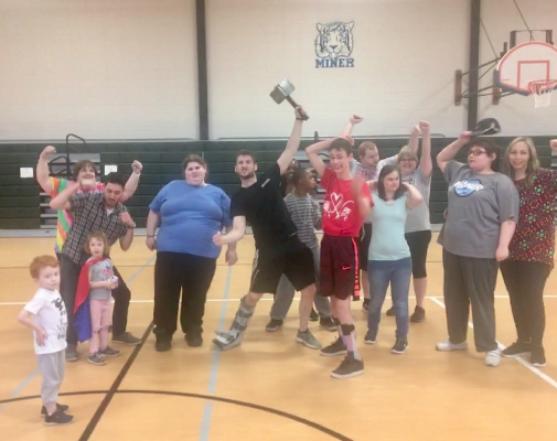 NSSEO_org's tweet photo. A participant of last year's Sweatshop Fitness Mini Grant @MinerSchool said we provided an evening of "family, fun and fitness all rolled into one!" Come support the #NSSEOFoundation, join us for Bingo Night. Click for more information https://t.co/RDBxm5N9de #WeAreNSSEO https://t.co/6tYR40eoTX
