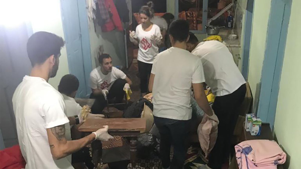 Spor Bilimler Fakültesi öğrencilerimiz, “Topluma Hizmet Uygulamaları” dersi kapsamında Isparta’nın Deregümü köyünde yaşlı ve hasta bir vatandaşın ihtiyaçlarını giderdiler. w3.sdu.edu.tr/haber/8802/spo…