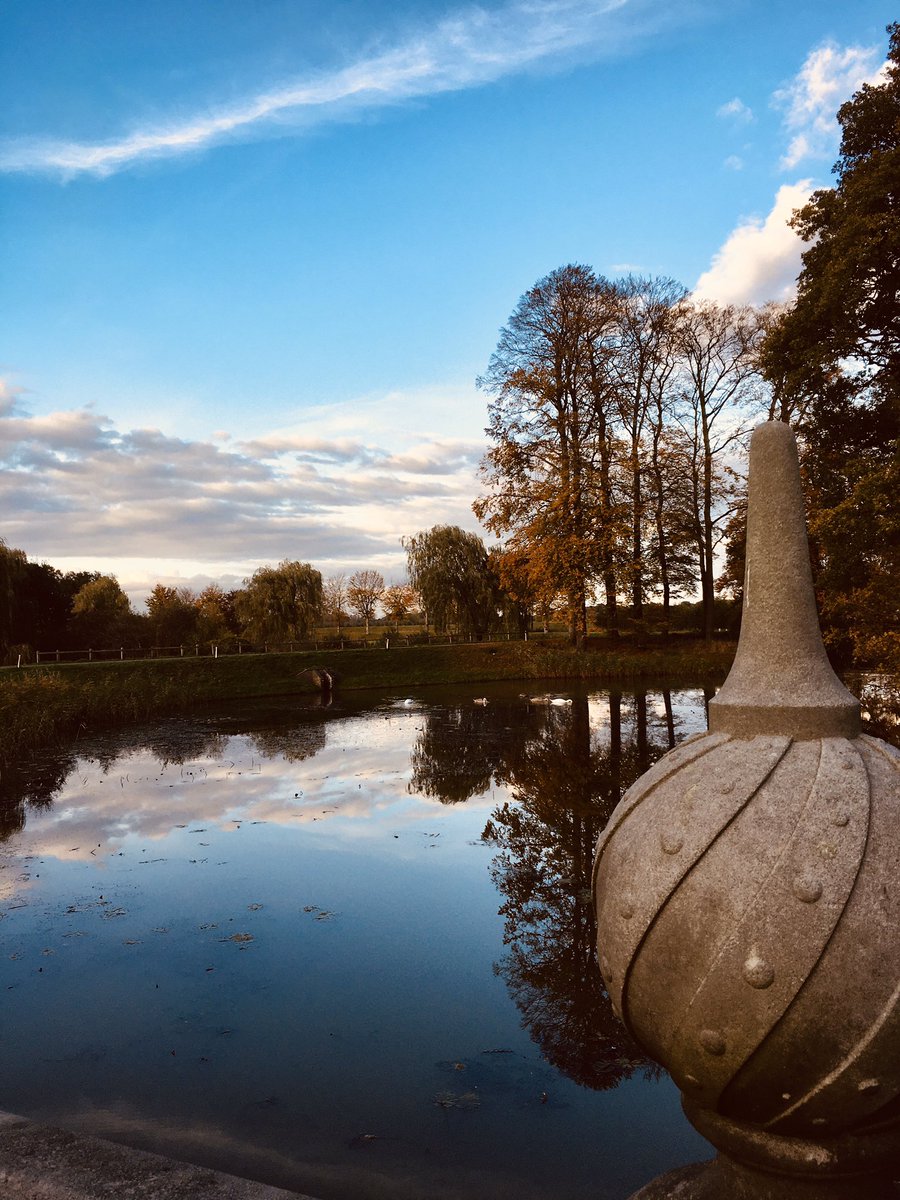 RenildeHuizenga's tweet photo. Vandaag uitnodiging @OPG_olst Kasteel Rechteren, prachtig! Gesprek o.a. over toezicht, BOA’s en klimaatkampioen bomen. Vergoeding toezicht nodig voor alle TBO’s! daarom dien ik Amendement in #psov  #begroting2020 @LandschapOV @staatsbosbeheer @natuurmilieuov @Natuurmonument https://t.co/h3HkOwbPDM