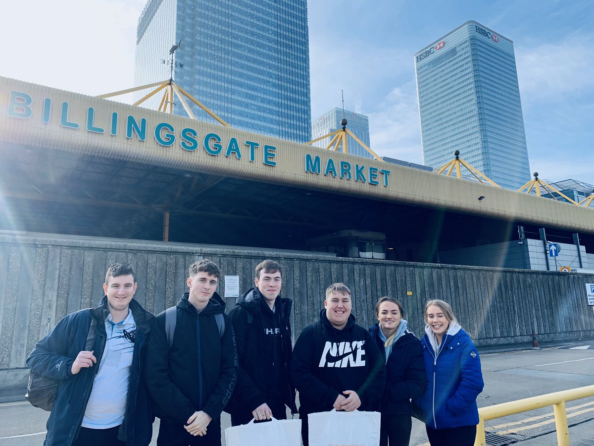 EastavenueRest's tweet photo. Today our students were up at 3.45am to take a trip to @BillingsgateCoL with @SeafoodSchool such a great experience for our level 3 learners @Eastleigh_Col #educatecreateinspire #educate #chefsofthefuture https://t.co/7PpbCStEtE