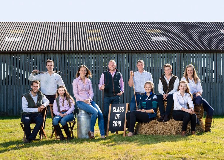 COFIWCH / REMEMBER 😝

Tune in to BBC1 on Saturday morning to see this enthusiastic bunch of young farmers representing @NFUtweets @NFUCymru @MF_EAME @FarmersCompany @RedTractorFood at this years #LordMayorsShow 👌🏻🚜🌾 

#BackBritishFarming #WeAreWelshFarming 
#SheWhoDaresFarms