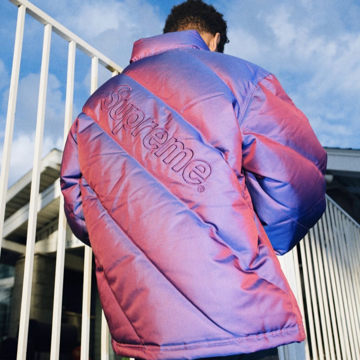 Supreme Iridescent Puffy Vest / L-