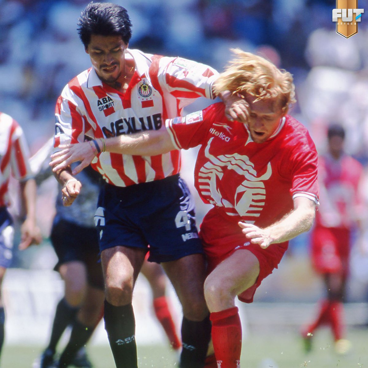 AztecaDeportes's tweet photo. ¡Es momento de abrir el álbum de la abuela!📖👵🏻 

¿Recuerdas el nombre de estos dos guerreros de las canchas?🤔 

#CompartimosLaEmoción https://t.co/sfj8tyI8hO