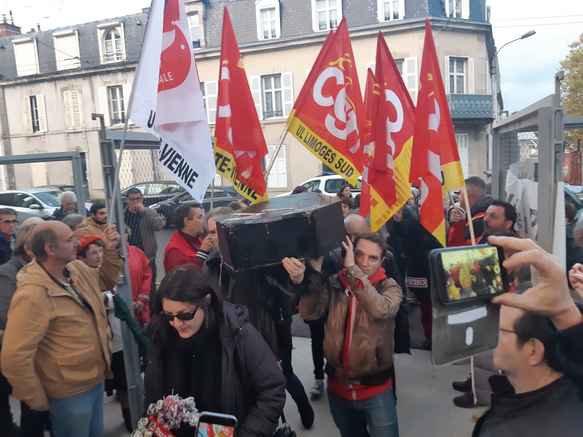 Presse locale - Enterrement de classe pour le journal l'Echo via @FBLimousin francebleu.fr/infos/economie…