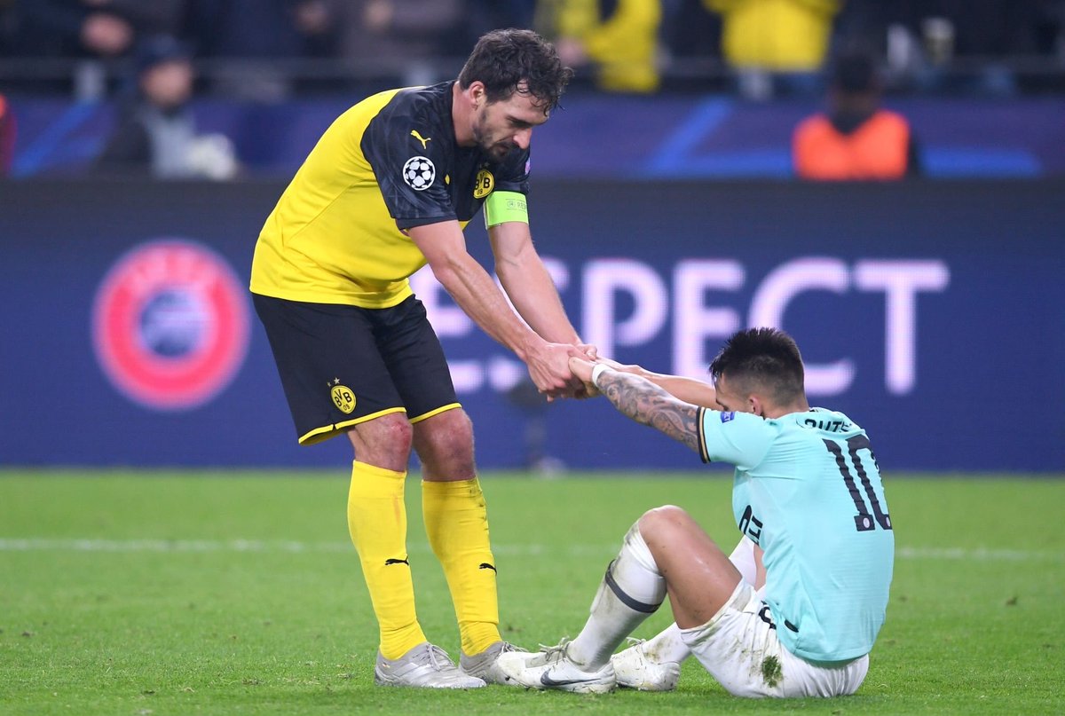 NonConoscoVG's tweet image. Il Borussia Dortmund, sul proprio sito ufficiale, citando l&apos;Inter, scrive: &quot;Nella vita si cade, ma solo i migliori si rialzano sempre. È stata una partita straordinaria. Complimenti anche a voi!&quot;

Io nutro enorme rispetto per questo club.

#BVBInter #ChampionsLeague @BVB