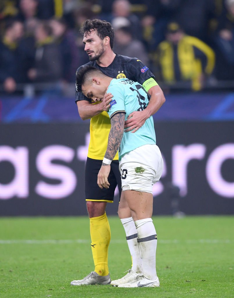 NonConoscoVG's tweet image. Il Borussia Dortmund, sul proprio sito ufficiale, citando l&apos;Inter, scrive: &quot;Nella vita si cade, ma solo i migliori si rialzano sempre. È stata una partita straordinaria. Complimenti anche a voi!&quot;

Io nutro enorme rispetto per questo club.

#BVBInter #ChampionsLeague @BVB