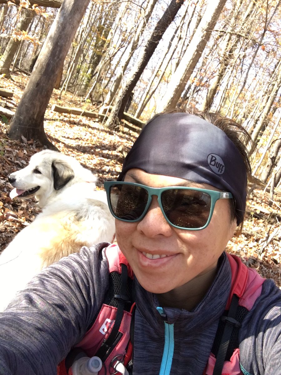 lilmunchkinbutt's tweet image. Gorgeous crisp fall day with Suzy! Found my @HotChocolate15k jacket and wore my BUFF® fleece head band.  #bibchat #buffbr #OptOutside