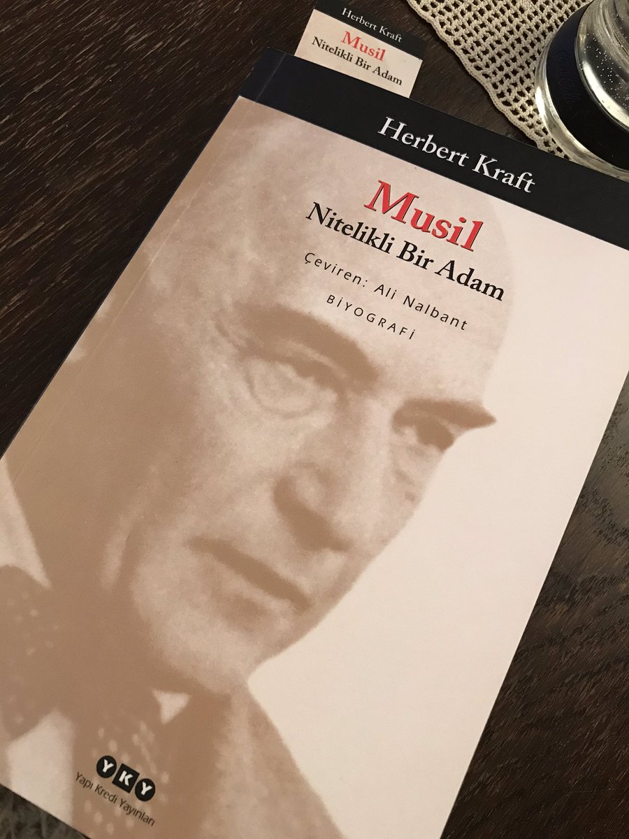 “Üç Kadın”ı unutmak mümkün olmayan, ‘Nitelikli bir Adam’ #RobertMusil aynı zamanda da nitelikli bir yazar; 
“Başına buyruk ve geleneksel ahlaktan nefret eden bir bireyci olan Ulrich, bütün yaşamıyla topluma meydan okur” d.06111880