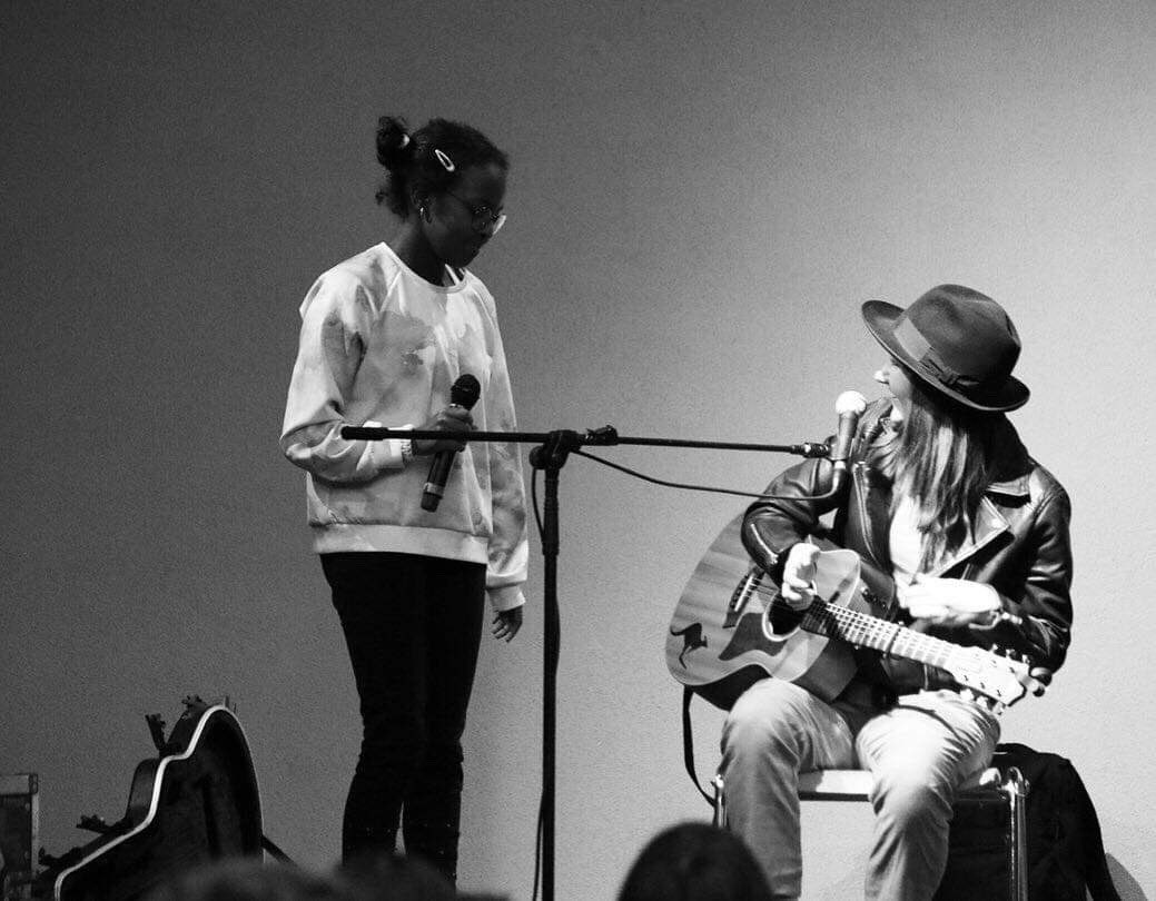 GermeinSisters's tweet photo. This tour has been so different to what we’re used to but we feel so grateful for the special experience being able to sing, chat & share our universal love of music with the young teenagers of the #cooleschule in Switzerland ✨🦋 Thank you 💛 #halfwaythrough 📷 @billiejoy https://t.co/x6oKaElGTi