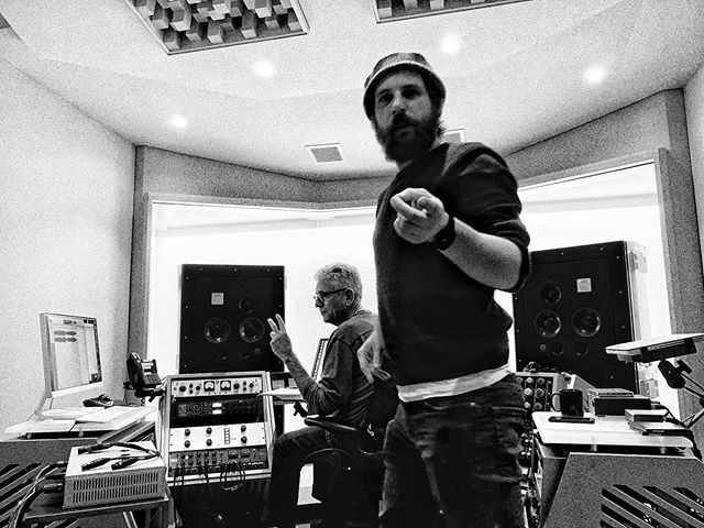 distantstation's tweet image. ☝️✌️#gregcalbi ift.tt/2ChFNiD