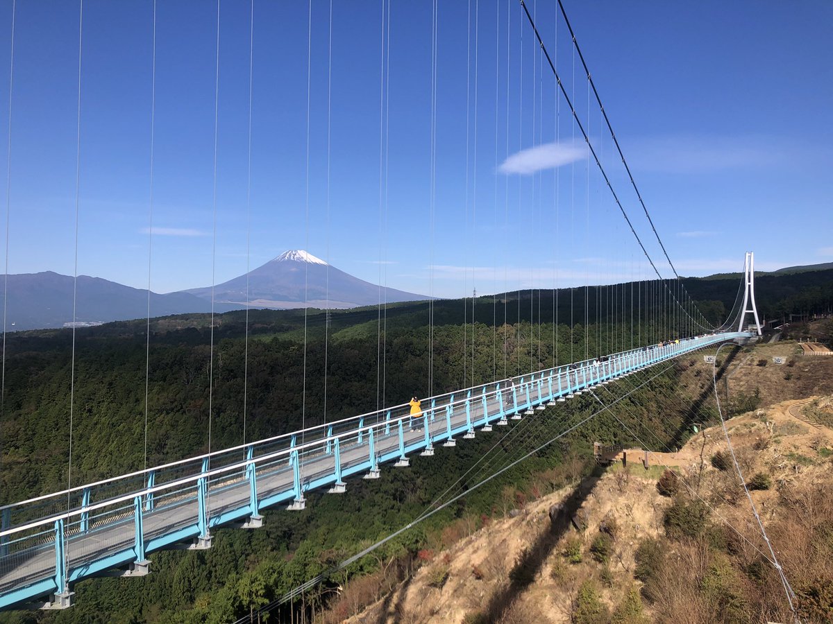 三島スカイウォーク 公式 三島スカイウォーク 本日も良い天気です 富士山も綺麗に見えていますよ 昨日は夕日も綺麗に見えました 今日も綺麗に見えるかもしれません 昼間も夕方もおすすめの三島スカイウォークにぜひお越し下さい