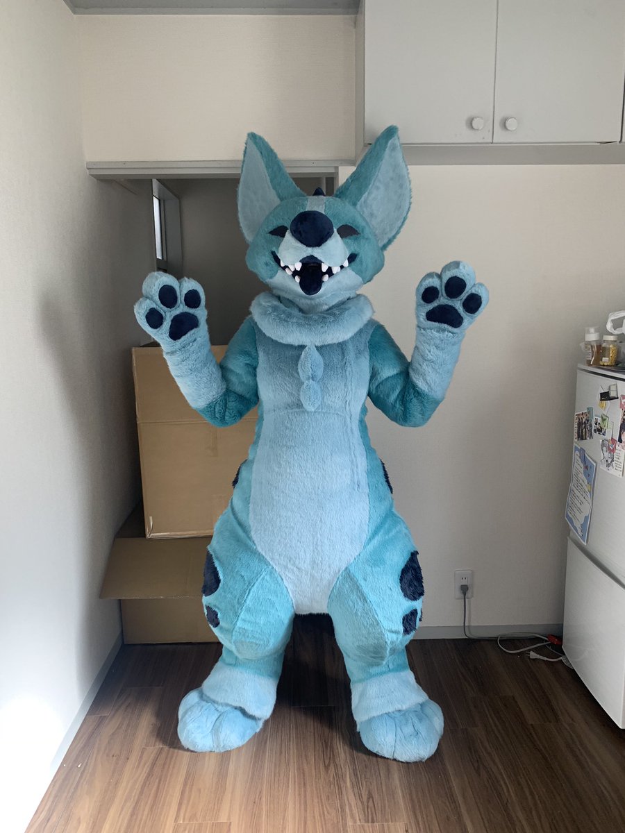 kaiju_corgi's tweet photo. He’s here and he’s perfect!!!!!!!! Thank you so much, @MochiriWorks, for bringing Kaiju Corgi to life!!!! Be sure to find Kaiju Corgi running around conventions soon!!

HE IS SO CUTE AND HE IS SO PERFECT AAAAAA https://t.co/7vsFV25Zw2