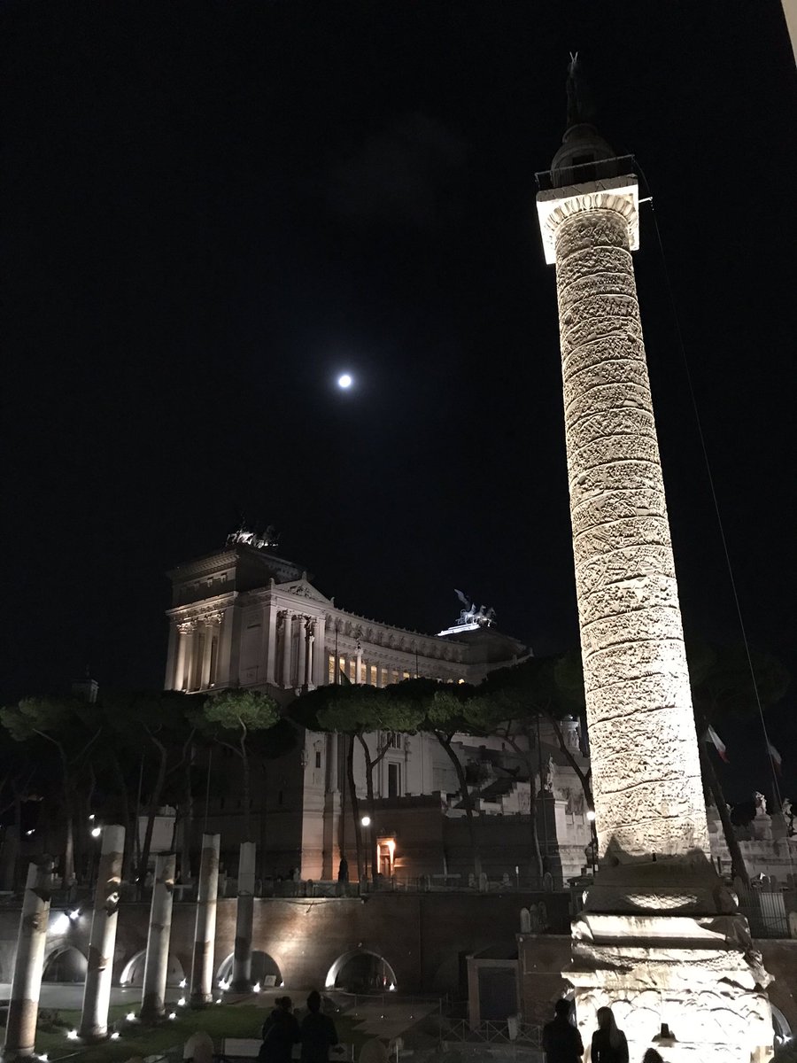 Mustapha1508's tweet photo. #6novembre buona serata 🌆 così amici! @RiprendRoma @romewise @TrastevereRM @teatrolafenice @SaiCheARoma @3BMeteo @claviggi @BeautyfromItaly #direttameteo https://t.co/gJOoSKtjfE