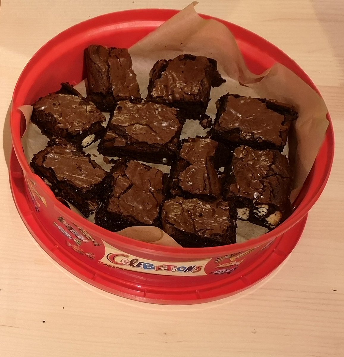 I made some biscuit sketelons and brownies for the trauma and orthopaedic open room 2-3pm  tomorrow. It's opposite F20 West block QMC. Pop along to see what we do and eat cake with us  #icingisdifficult  #teamNUH #OTWeek2019