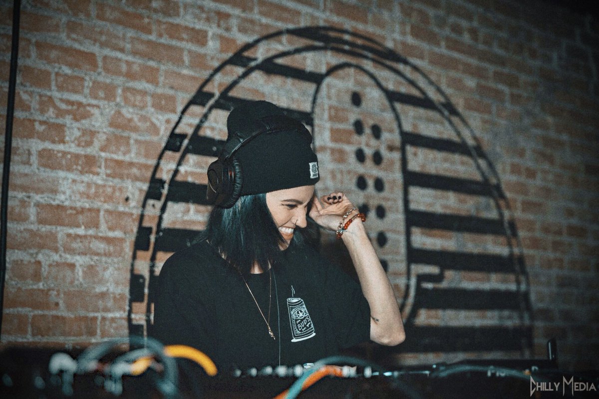 brookieieie's tweet photo. #MOOD 
     
BeCUzzzZ...WELLLL....😈
    
Ya gorl just got word that I’ll be wrapping up the night/spinning after da man himself: @dirtmonkeymusic ends his set! 
    
@Lizard__Lounge 
@HAM_Promotions 
@NextLVLEvent 
@AfterDarkDallas https://t.co/idwvrycNth