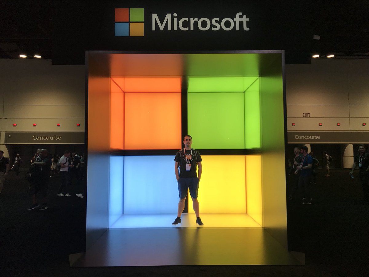 SRunander's tweet image. #MSIgnite is huuuge! And awesome. The logistics are impressing.