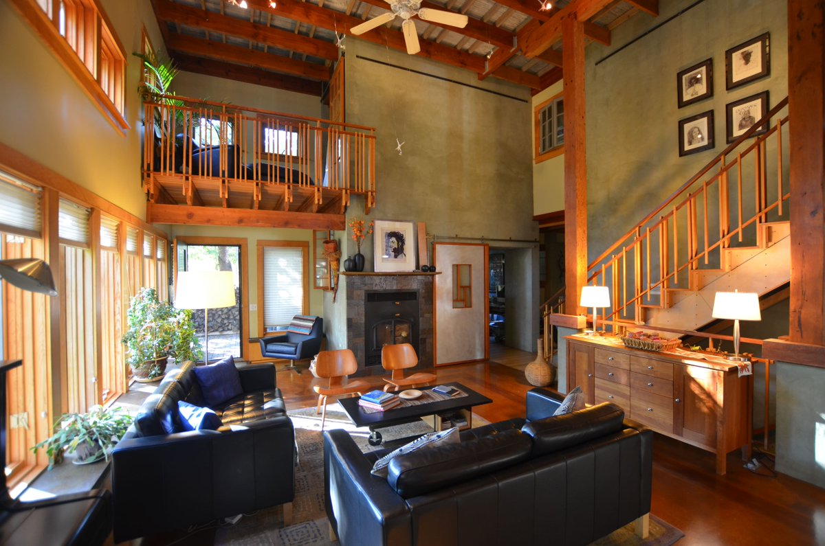 Make sure you grab your copy of the Southwest Journal (Vol. 30 #22, page B9) and curl up by a fire to learn about the hearth, hygge, and how to reconnect with nature while combating the cold. 

southwestjournal.com/voices/unsung-…

Tulikivi