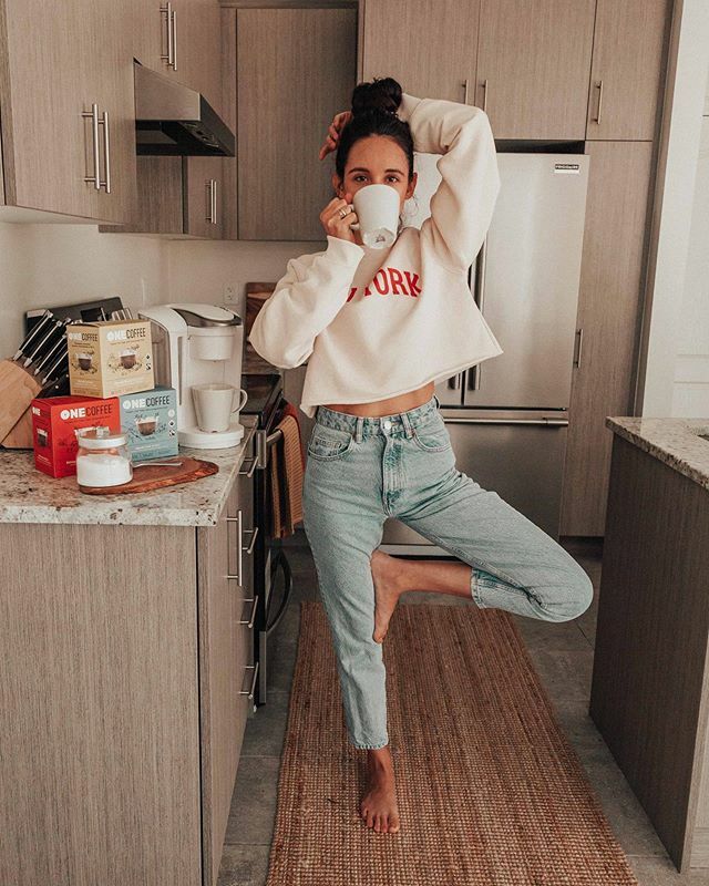 DreamingInSatin's tweet photo. Thanksgiving 🦃✔️
Halloween 🎃✔️
Christmas 🎄..... (loading 🔋) BUT FIRST.. Coffee! ☕️
So excited to be partnering with @onecoffeeorganic ..their single-serve coffee pods are 100% compostable, organic, &amp; fair trade &amp; for all my coffee-loving- Keurig frie… https://t.co/FD8FCHOPbW https://t.co/SASAi2nfPI