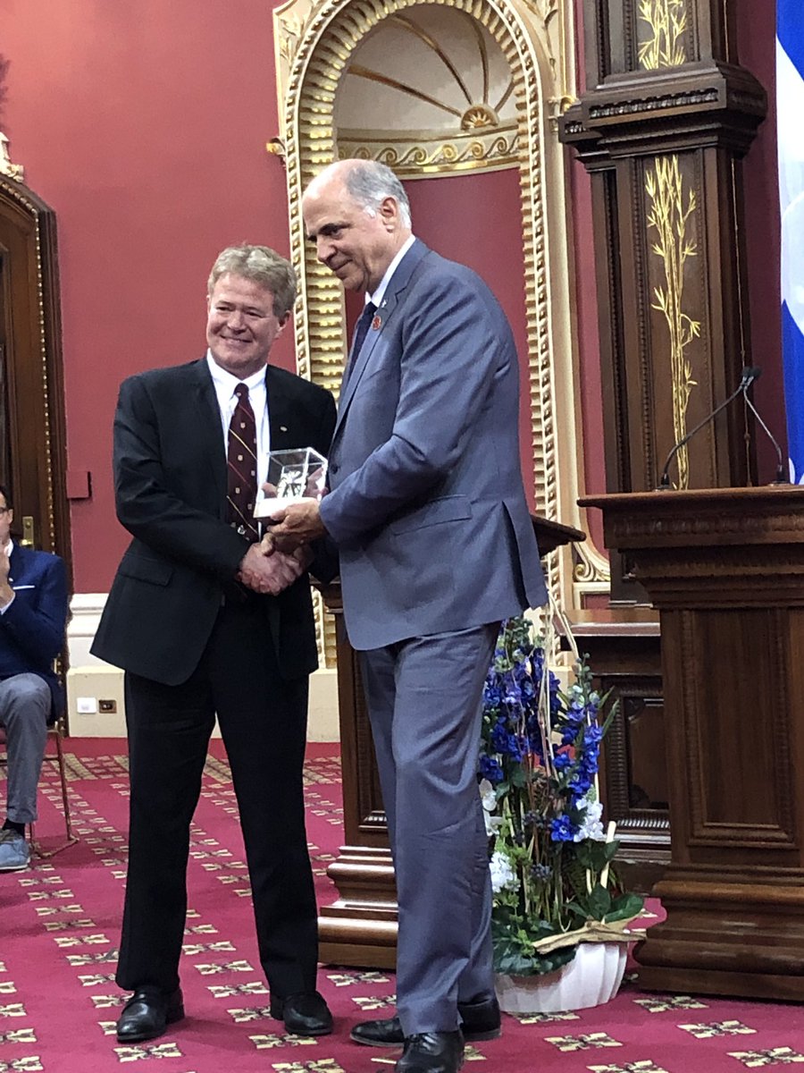 Bravo @smoineau for being awarded the prestigious #PrixduQuébec for his discovery of CRISPR-Cas and for thanking Québec citizens for supporting publicly-funded research! @FRQ_NT 👏🏽👏🏽👏🏽