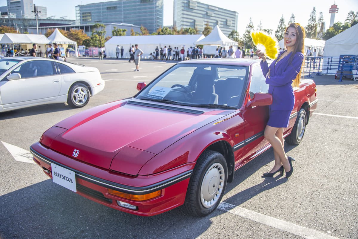 So this meant the car got slotted into its own unique tier in Japan: a 2-door coupe that's not necessarily powerful nor fast, but still sleek-looking & filled with impressive-looking tech… and yet cheap enough for young single guys to afford. And thus, the Date Car was born.