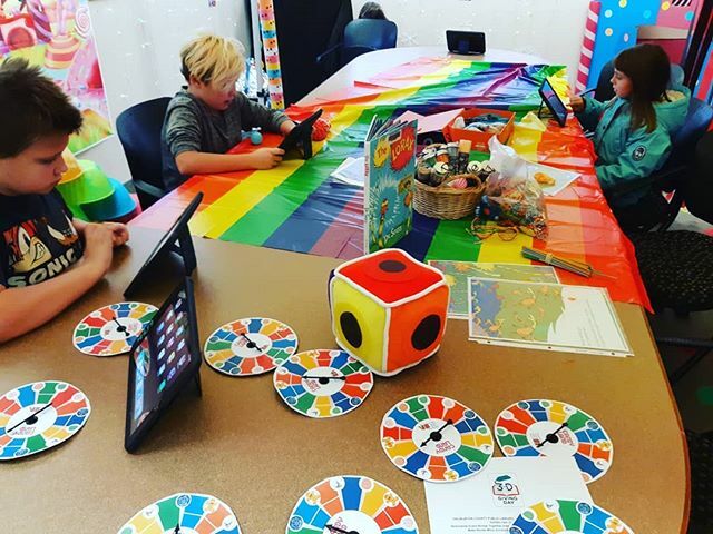 Afterschool minimakers enjoying #giantcandyland #3doodler #garageband and more <a href="/haliburtoncpl/">Haliburton County Public Library</a> 
#librarymakerspace #myhaliburtonhighlands ift.tt/32jL4Rn