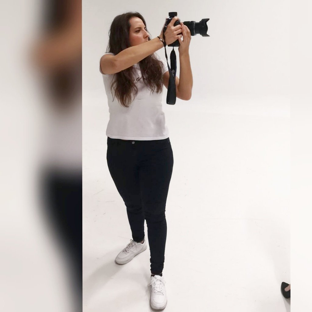 _Lorenacoronado's tweet photo. Enfocando a Laura !!
📸 Making of @ernesto_molina_
#abelcastro @Profoto
@MARTINIGLESIASL
#olympus
#iluminacion #studio
#fotografadeconciertos #olympus #iluminacionprofoto #fotografiaendirecto #fotografia #fotografa #photographyislife #fotografiaderetrato #fotografadeestudio #luz https://t.co/Ndq6ENuQ3P