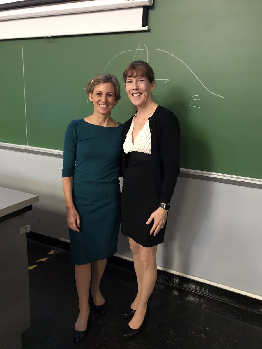ellenmccabe261's tweet photo. Thank you to my friend and colleague, Susan Malone, for coming to visit today and sharing her research with my undergraduate research course. @Hunter_College @NYUNursing @PennNursing #HBSON https://t.co/emRwQkkxHd