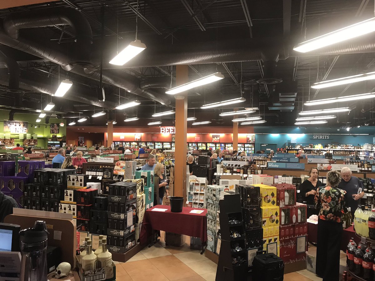 ABCBeerRick's tweet image. Wine tasting is in full swing tonight @ABCWineSpirits West Vero Beach. Come on by and try something new. #WineWednesday #TryBeforeYouBuy