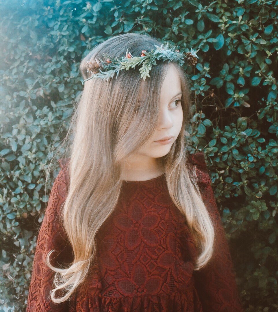 doliverdesign's tweet photo. Rustic Berry &amp; Pinecone Crown: Ready to Ship—> FREE SHIPPING!!!  https://t.co/vWIT0nTnxx https://t.co/cOLuUQWh6B