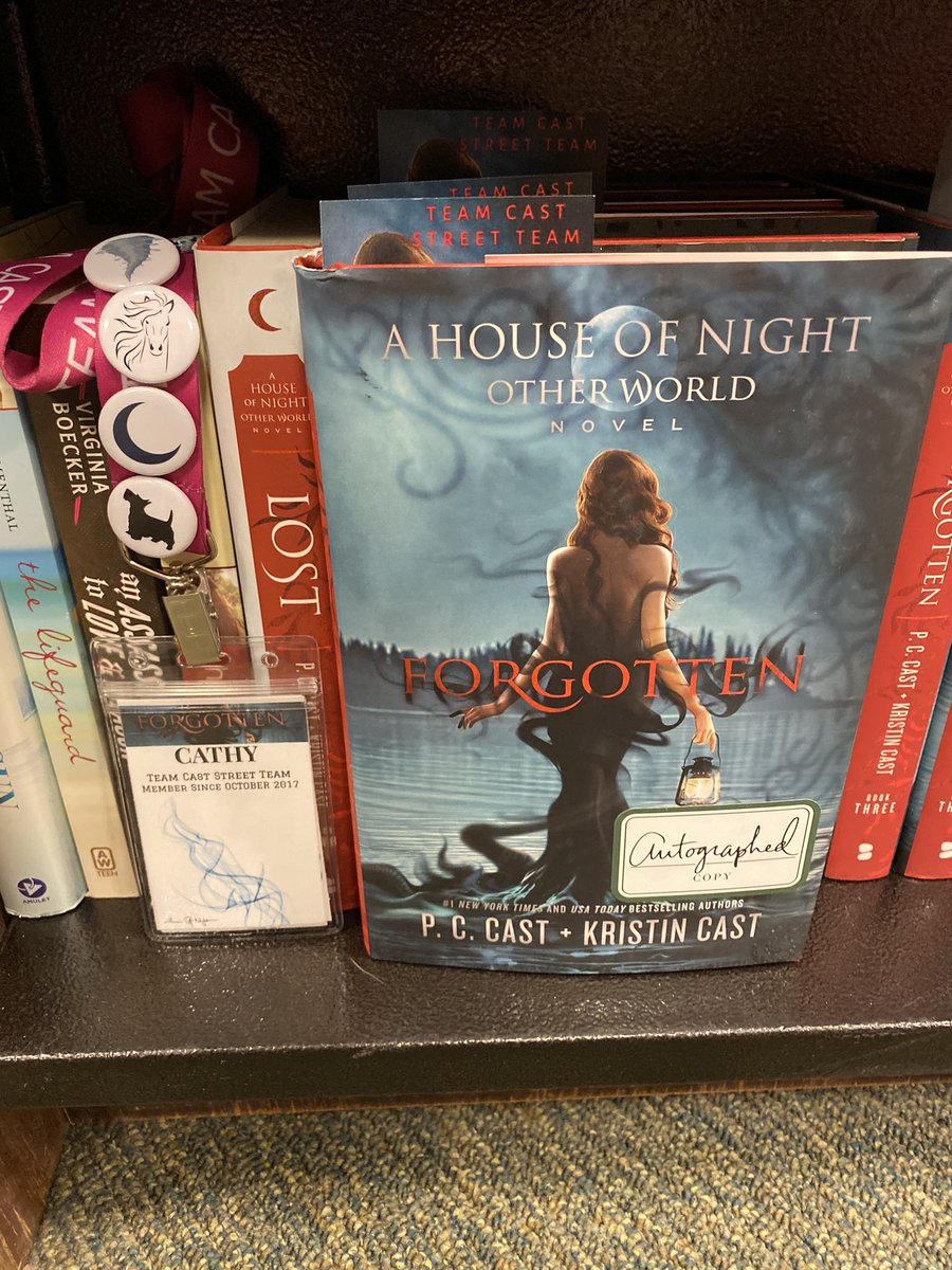 Cathyt84's tweet photo. Forgotten - 7 more signed copies available at Duluth, MN Barnes and Noble! ❤️🥰  

Don’t forget to tag these amazing authors when you pick up your copy!

Kristin and P.C. Cast
#pccastauthor
#kcastauthor https://t.co/iTptv4wPhX