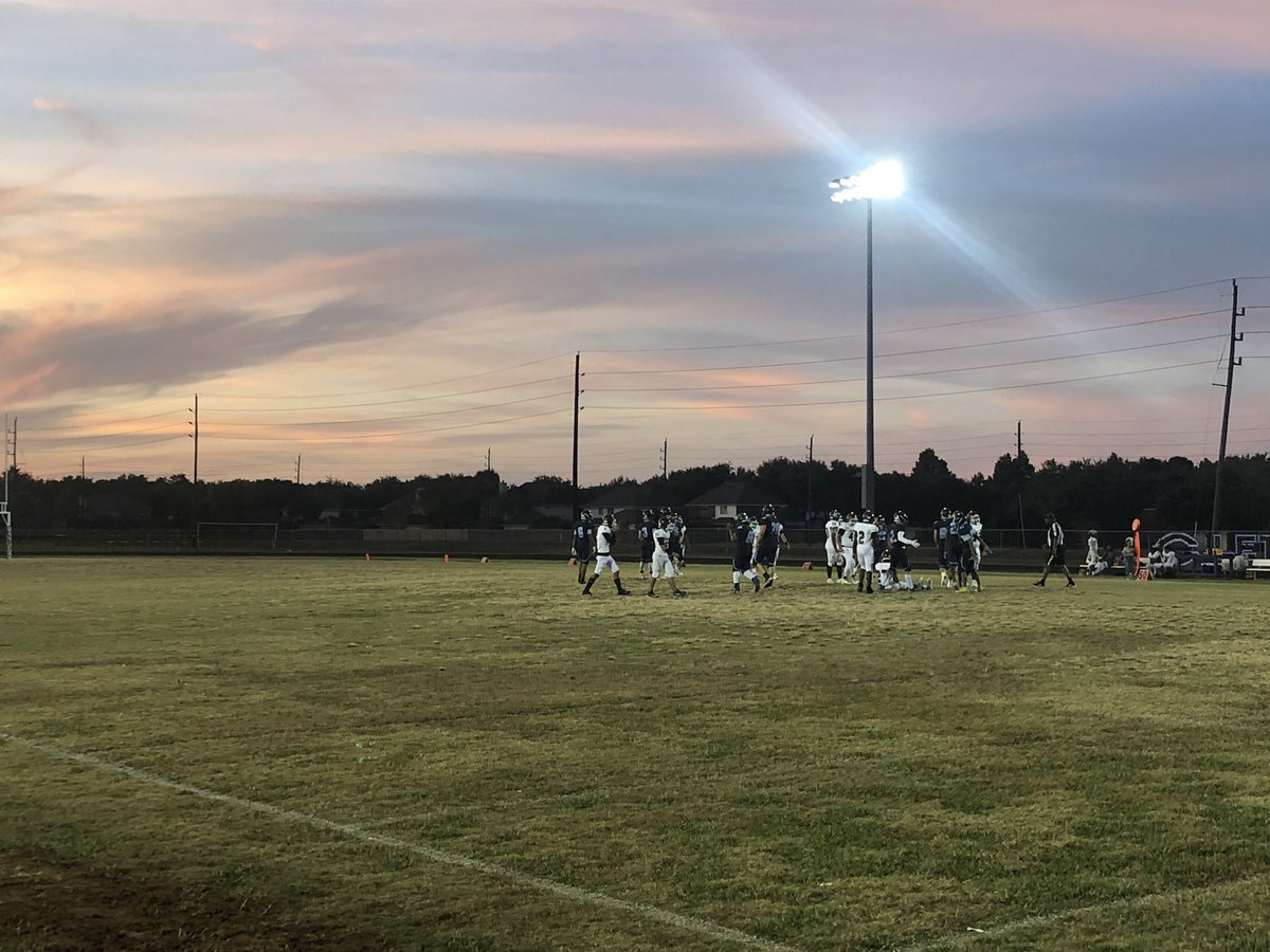 CHighFB's tweet photo. 🚨JV🏈Update🚨
D Kusuma scores from 60yd out for his third TD!
Rangers 35
Cougars 0
3:30 2nd
#LetsRide #RangerPride #BeatKempner https://t.co/vwRsu08m2a