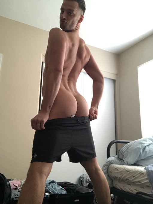 Let’s make a porno... and YES My room is always a mess #messy #porn #fetish #ass #gayporn #porno https://t