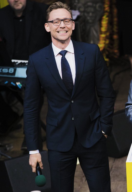 TomTheNextLevel's tweet photo. #TomThursday #ThomasThursday #TomHiddleston #BecauseThatFace https://t.co/AhoCbItZBB